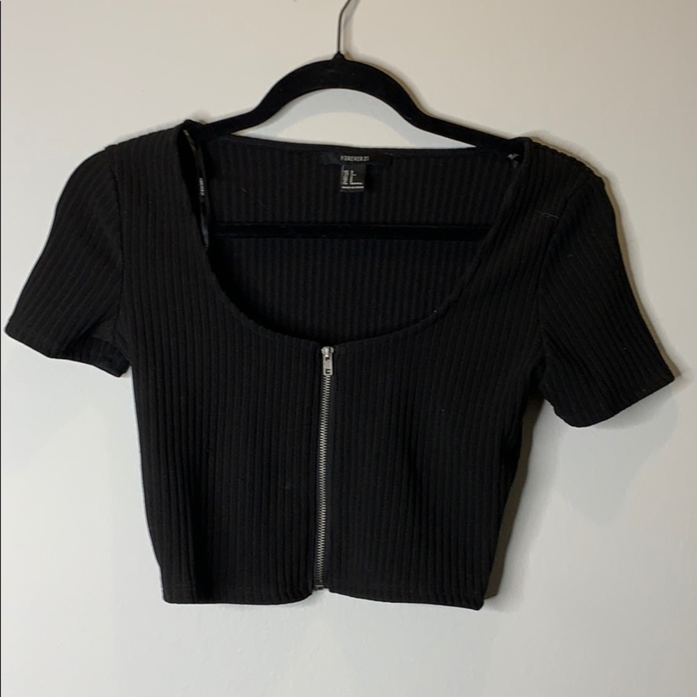 FOREVER21 RIBBED ZIP UP CROP TOP